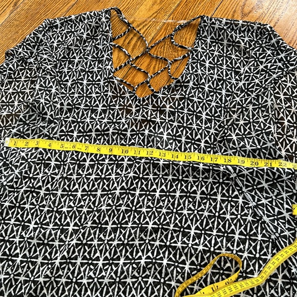 Kona Sol black and white swim cover up with tassels. Size XL. - Picture 8 of 11